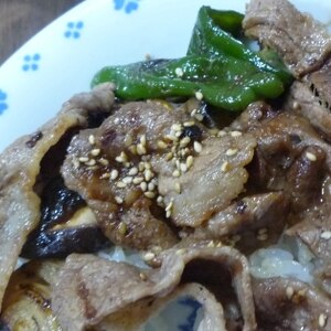 めっちゃうま！　「お肉いっぱい焼き肉丼」　　♪♪